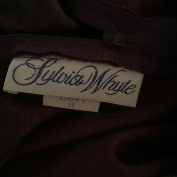 Wine Colored Velvet and Taffetta Dress Size 10 - Picture 3 of 4